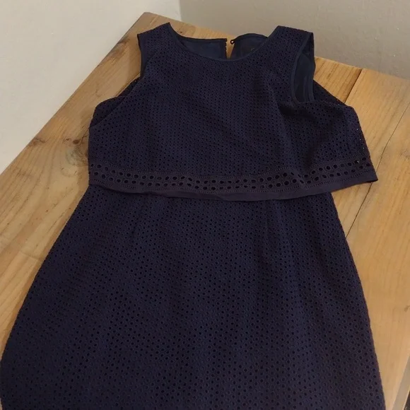 J Crew Navy Eyelet Sleeveless Dress Size 6 - Picture 9 of 10